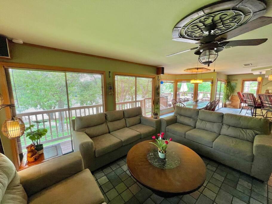 The River Haven - Sleeps 32 - On Guadalupe River Vila Seguin Exterior foto